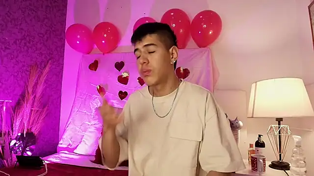 Snapshot of Angel_Khouri chatting on 02-14-25, 08:05 Angel Khouri online show from 02-14-25, 08:05