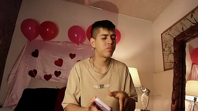 Snapshot of Angel_Khouri chatting on 02-15-25, 08:01 Angel Khouri online show from 02-15-25, 08:01