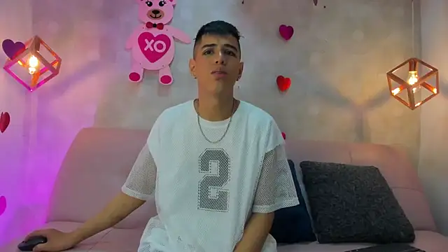 Snapshot of Angel_Khouri chatting on 02-24-25, 03:02 Angel Khouri online show from 02-24-25, 03:02