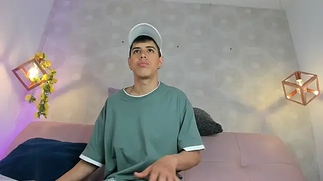 Snapshot of Angel_Khouri chatting on 03-07-25, 03:40 Angel Khouri online show from 03-07-25, 03:40