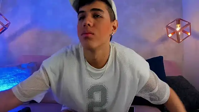 Snapshot of Angel_Khouri chatting on 03-08-25, 03:06 Angel Khouri online show from 03-08-25, 03:06