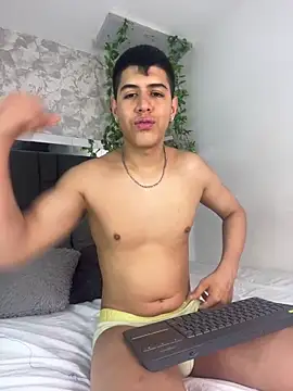 Snapshot of Angel_Khouri chatting on 09-15-25, 03:39 Angel Khouri online show from 09-15-25, 03:39