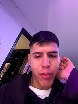 Snapshot of Angel_Khouri chatting on 09-19-25, 04:03 Angel Khouri online show from 09-19-25, 04:03