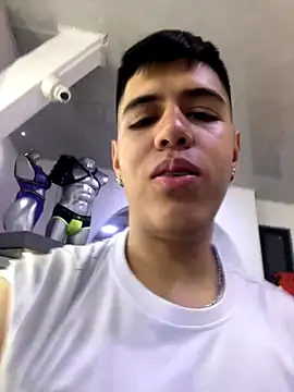 Snapshot of Angel_Khouri chatting on 09-20-25, 03:07 Angel Khouri online show from 09-20-25, 03:07