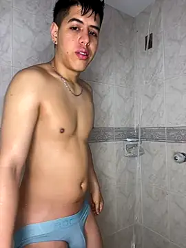 Snapshot of Angel_Khouri chatting on 09-28-25, 11:21 Angel Khouri online show from 09-28-25, 11:21