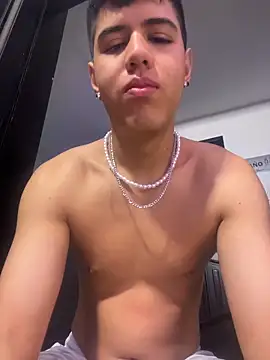 Snapshot of Angel_Khouri chatting on 11-17-25, 11:10 Angel Khouri online show from 11-17-25, 11:10