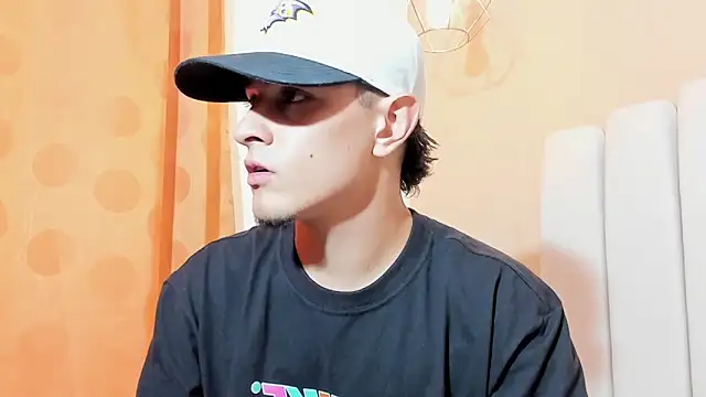 DAVID VICTORIAA online show from 02-21-25, 01:11