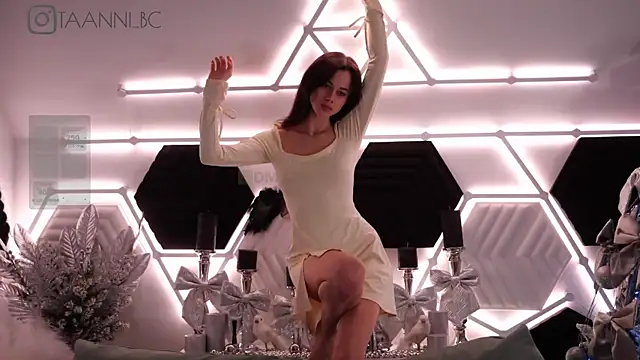 Snapshot of taanni_bc chatting on 01-25-25, 09:35 taanni bc online show from 01-25-25, 09:35