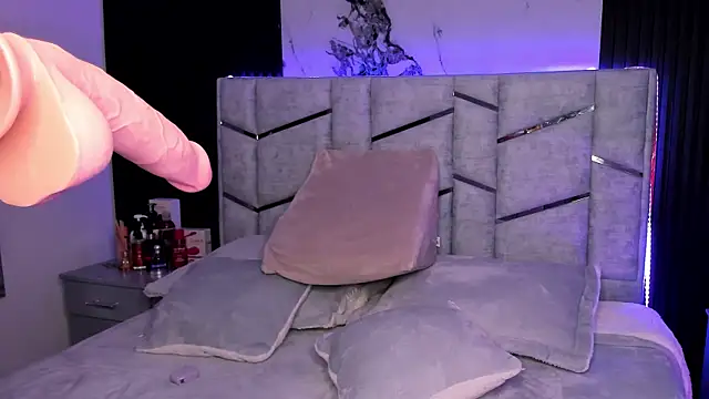 daniiphoeniixx online show from 02-02-25, 10:02