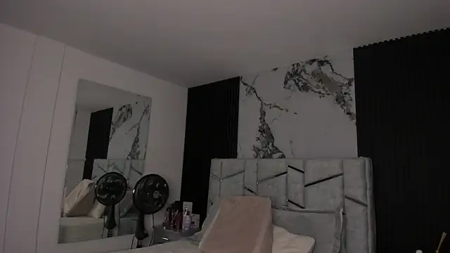 daniiphoeniixx online show from 03-03-25, 07:28