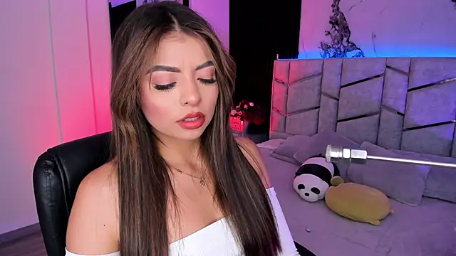 daniiphoeniixx online show from 10-10-25, 07:35