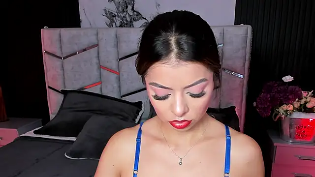 daniiphoeniixx online show from 12-22-25, 08:28