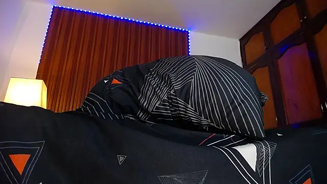 Snapshot of 1Tommy9 chatting on 01-14-25, 12:54 1Tommy9 online show from 01-14-25, 12:54