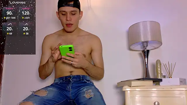 Snapshot of 1Tommy9 chatting on 03-14-25, 10:05 1Tommy9 online show from 03-14-25, 10:05