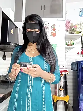 Snapshot of Best-Couple chatting on 03-28-26, 02:55 Best-Couple online show from 03-28-26, 02:55