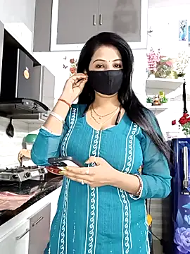Snapshot of Best-Couple chatting on 04-15-26, 03:57 Best-Couple online show from 04-15-26, 03:57