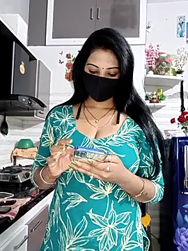 Snapshot of Best-Couple chatting on 04-17-26, 03:20 Best-Couple online show from 04-17-26, 03:20