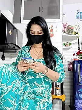 Snapshot of Best-Couple chatting on 04-29-26, 04:05 Best-Couple online show from 04-29-26, 04:05