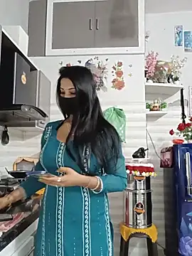 Snapshot of Best-Couple chatting on 06-22-26, 01:40 Best-Couple online show from 06-22-26, 01:40