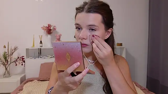 Nellie Medina online show from 09-23-25, 07:17