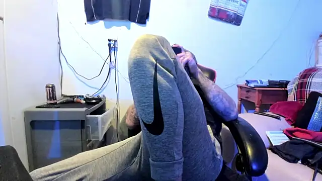 Snapshot of JamesMichael88 chatting on 02-27-25, 08:06 JamesMichael88 online show from 02-27-25, 08:06