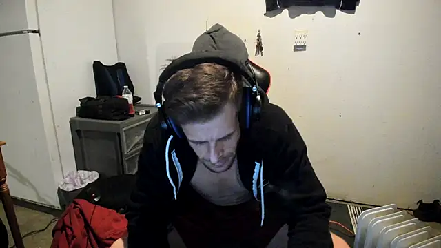 Snapshot of JamesMichael88 chatting on 03-07-25, 04:46 JamesMichael88 online show from 03-07-25, 04:46