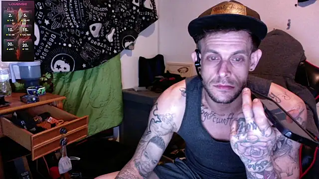 Snapshot of JamesMichael88 chatting on 03-11-25, 06:52 JamesMichael88 online show from 03-11-25, 06:52