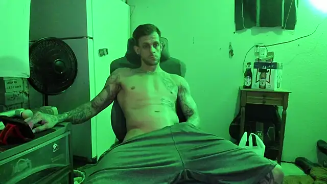 Snapshot of JamesMichael88 chatting on 03-18-25, 12:27 JamesMichael88 online show from 03-18-25, 12:27