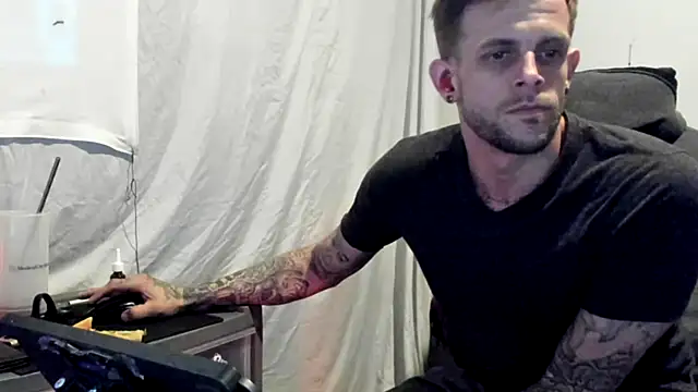 Snapshot of JamesMichael88 chatting on 03-22-25, 09:53 JamesMichael88 online show from 03-22-25, 09:53