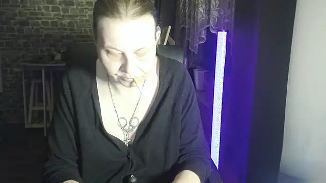 Sweet Phoenix online show from 10-09-25, 04:54