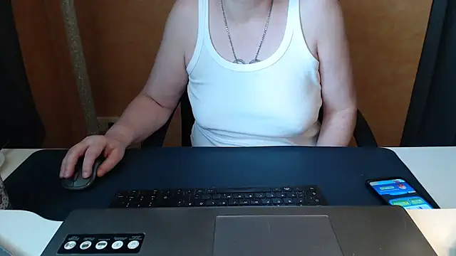 Snapshot of Sweet_Phoenix chatting on 05-28-26, 10:45 Sweet Phoenix online show from 05-28-26, 10:45