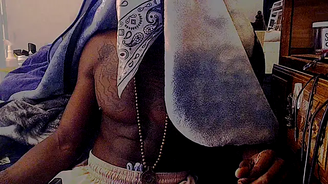 Snapshot of dominatingblacklove chatting on 10-01-25, 09:37 dominatingblacklove online show from 10-01-25, 09:37