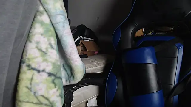 Snapshot of dominatingblacklove chatting on 10-19-25, 08:48 dominatingblacklove online show from 10-19-25, 08:48