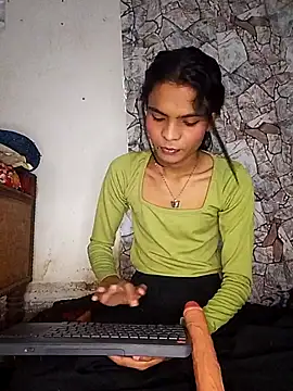 Snapshot of Enna_Zarza_ chatting on 10-27-25, 06:28 Enna Zarza  online show from 10-27-25, 06:28