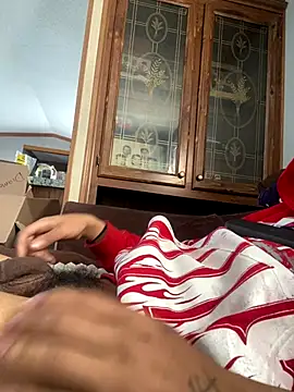 Snapshot of ivogih chatting on 12-21-25, 07:43 ivogih online show from 12-21-25, 07:43