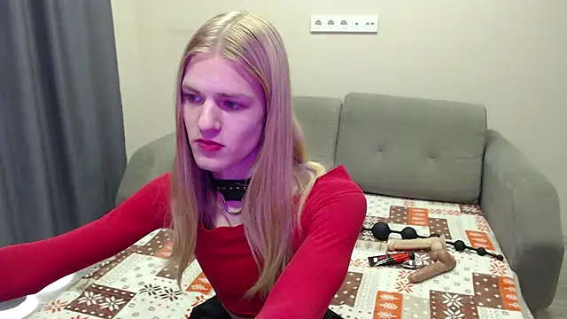Snapshot of blaire__18 chatting on 02-23-25, 05:45 blaire  18 online show from 02-23-25, 05:45