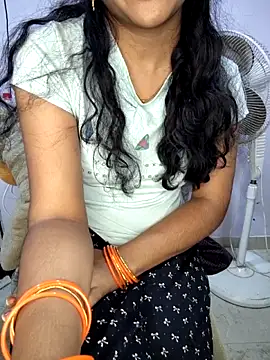 lovelygirl4567 online show from 11-10-25, 04:17