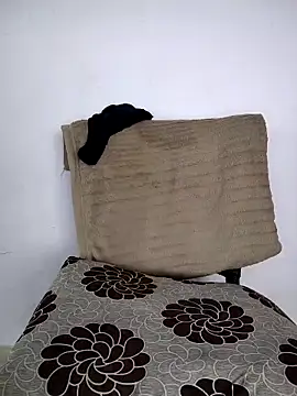 lovelygirl4567 online show from 04-01-26, 06:36