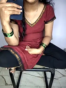 lovelygirl4567 online show from 04-02-26, 05:54