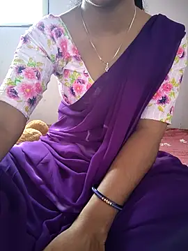 lovelygirl4567 online show from 04-18-26, 05:22