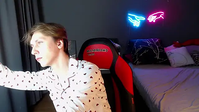 Adrian Di online show from 01-11-25, 06:14