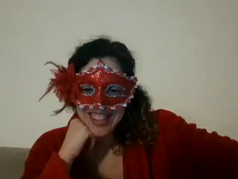 Snapshot of couple-tuga chatting on 01-29-25, 10:32 couple-tuga online show from 01-29-25, 10:32