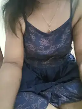 Snapshot of Tamil_Vishalini chatting on 05-24-26, 03:06 Tamil Vishalini online show from 05-24-26, 03:06