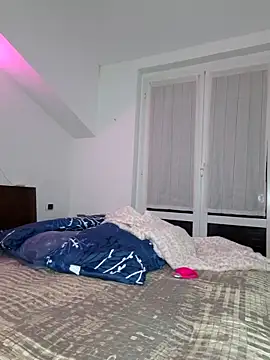 LollyJek  online show from 04-12-26, 08:25