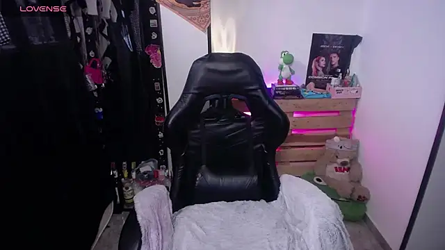 noah420sr online show from 12-04-25, 02:04