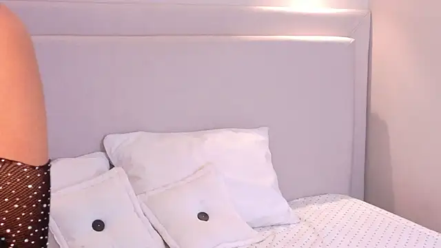 Snapshot of NickyBelmonth chatting on 02-21-25, 03:21 NickyBelmonth online show from 02-21-25, 03:21