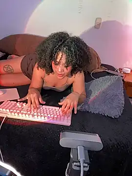 bronwgirl69 online show from 03-16-25, 06:44