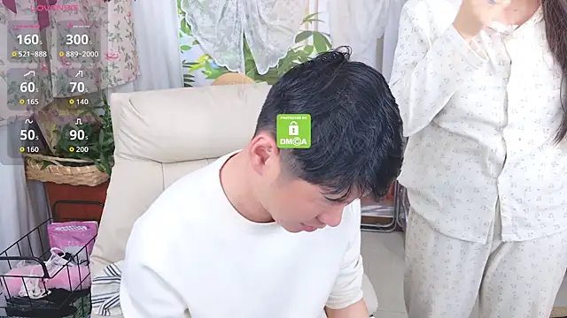 Snapshot of xiaotiantian-76 chatting on 05-05-26, 12:57 xiaotiantian-76 online show from 05-05-26, 12:57