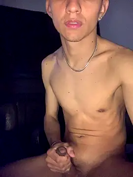 gabrielzinnnn085 online show from 10-18-25, 02:47