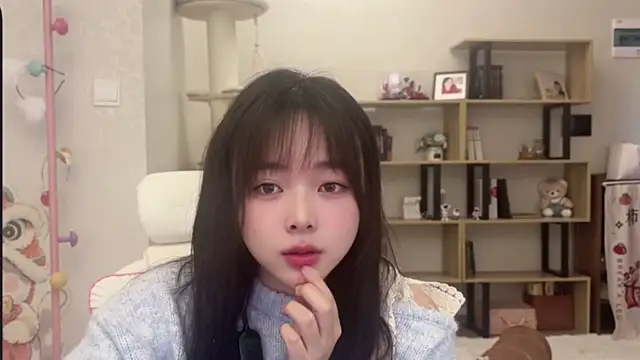 Chenjing0 online show from 12-14-25, 03:34